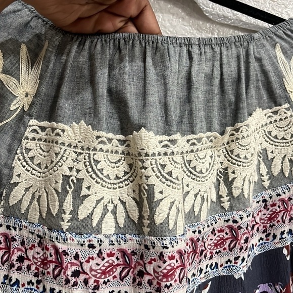 John Mark Boho Embroidered with Fringe trim Tunic with bell sleeves Size medium - Picture 10 of 11